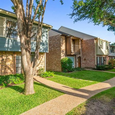 Townhome - Convenient Location Houston Exterior photo